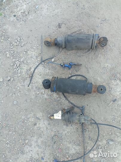 Задний отбойник на грузовик