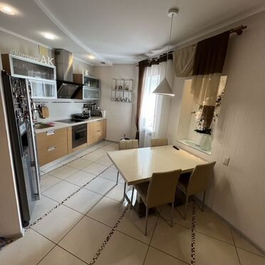 7-к. квартира, 175 м², 5/7 эт.