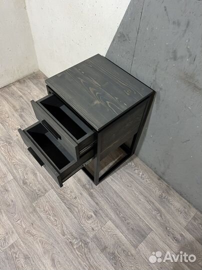 Тумбочка прикроватная