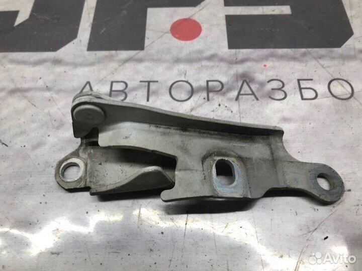 Петля капота передняя левая Mitsubishi Pajero V98W