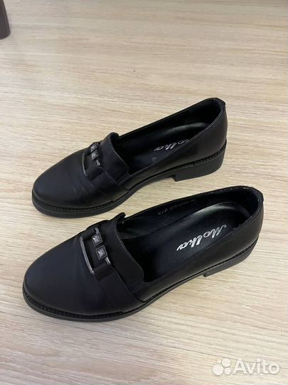 Продаю женские черные лоферы (размер 35)