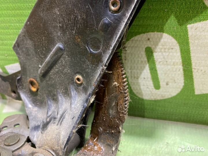 Рычаг стояночного тормоза Volkswagen Passat B5 AWM