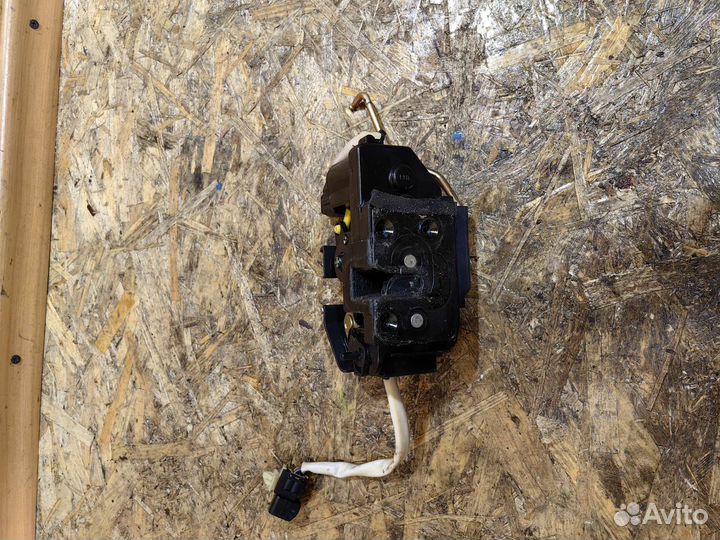 Замок Двери Правый Задний Хендай Гетц Рестайлинг