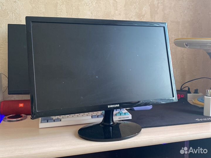 Монитор Samsung