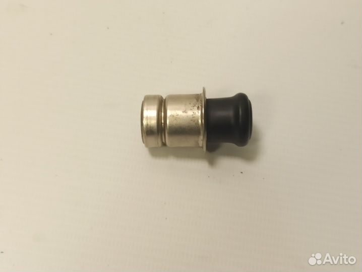 Прикуриватель Toyota Corolla E150