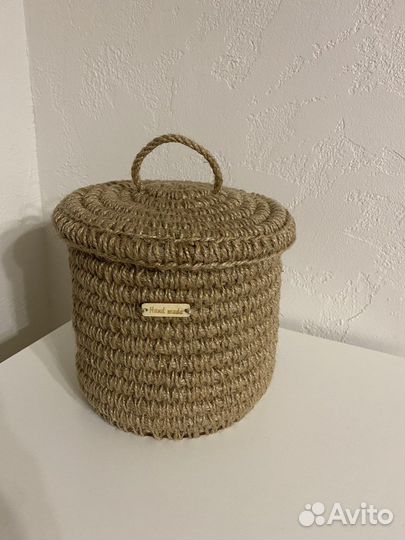 Корзина плетеная с крышкой