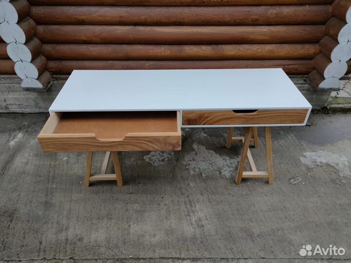 Консольный стол