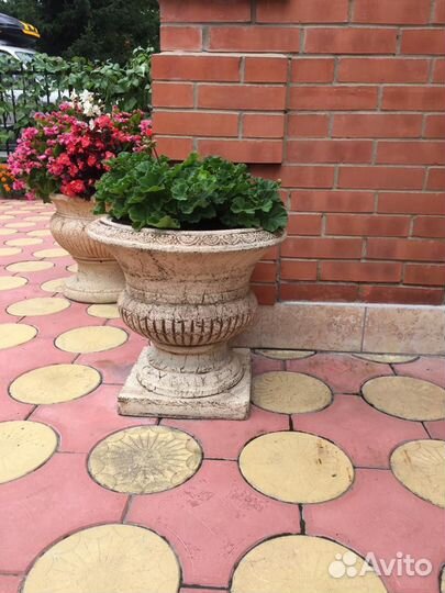 Кашпо с цветами