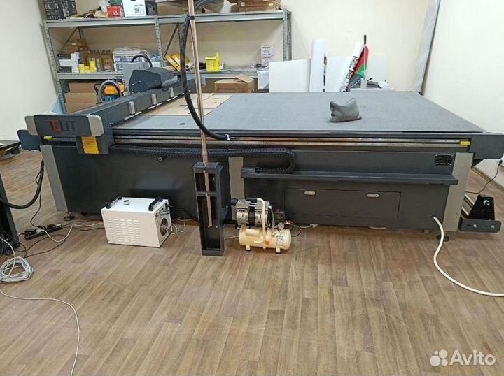 Планшетный режущий плоттер