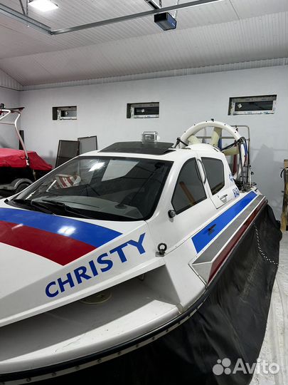 Christy Hovercraft 6143