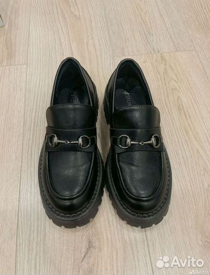Лоферы женские 37 размер