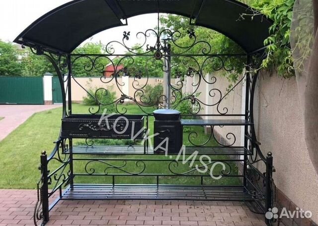 Мангал с крышей