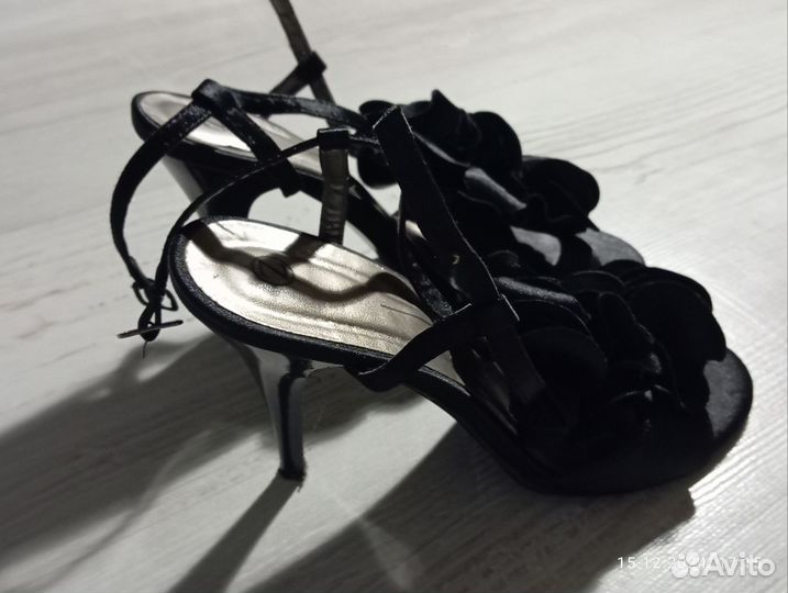 Босоножки женские 37 размер