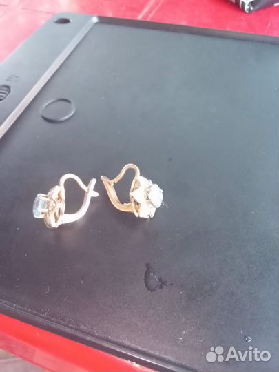 Золотые серьги