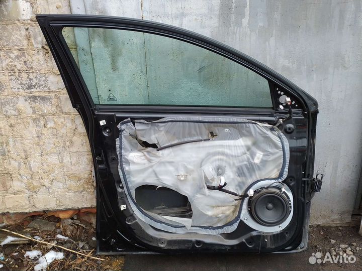 Передний левая дверь KIA sportage 3