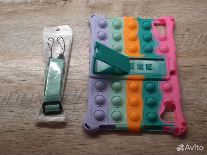 Чехол бампер силиконовый для планшета с ремнем 10