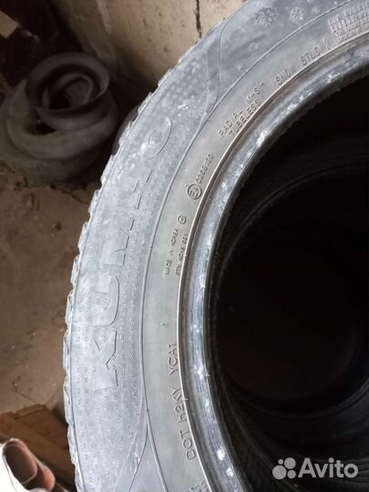 Kumho I'Zen Stud Snow KW11 265/50 R20