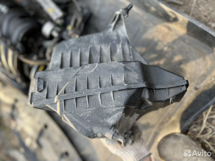 Корпус воздушного фильтра Nissan Tiida C11 европа