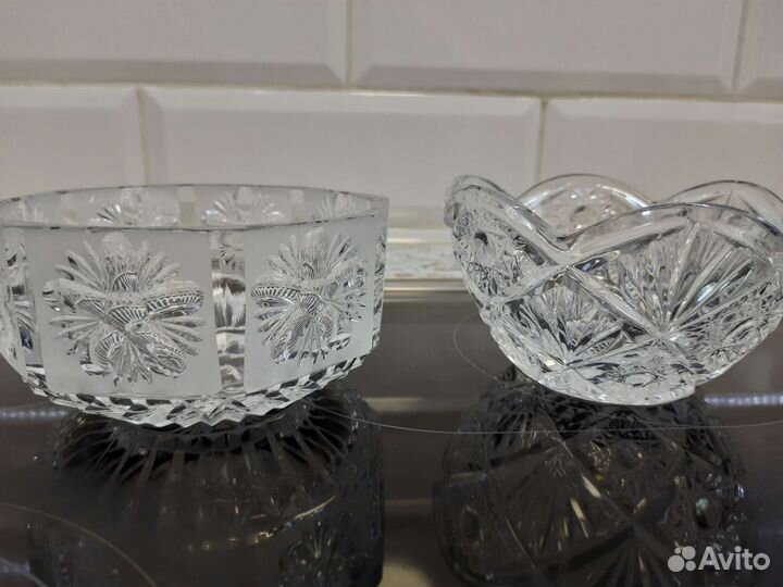 Хрустальные вазы и салатницы