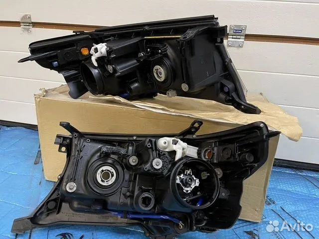 Фары Land Cruiser 200 Executive черные, бегающие