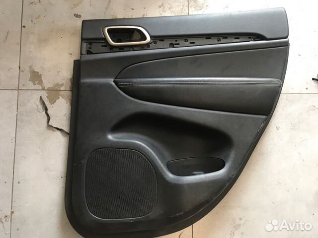 Обшивка двери задняя правая Jeep Grand Cherokee