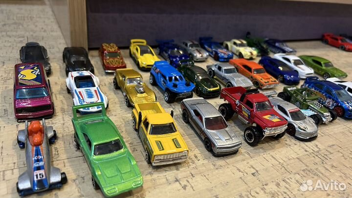 Коллекционные машинки Hot Wheels