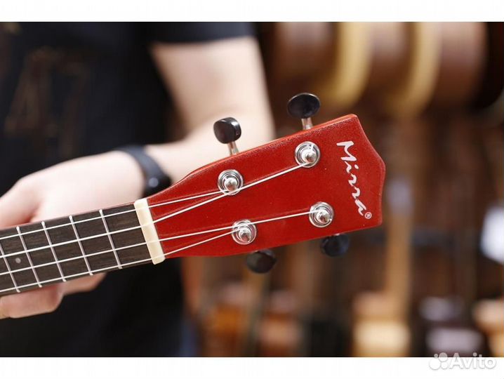 Mirra UK-210-21-RD Укулеле сопрано, цвет красный