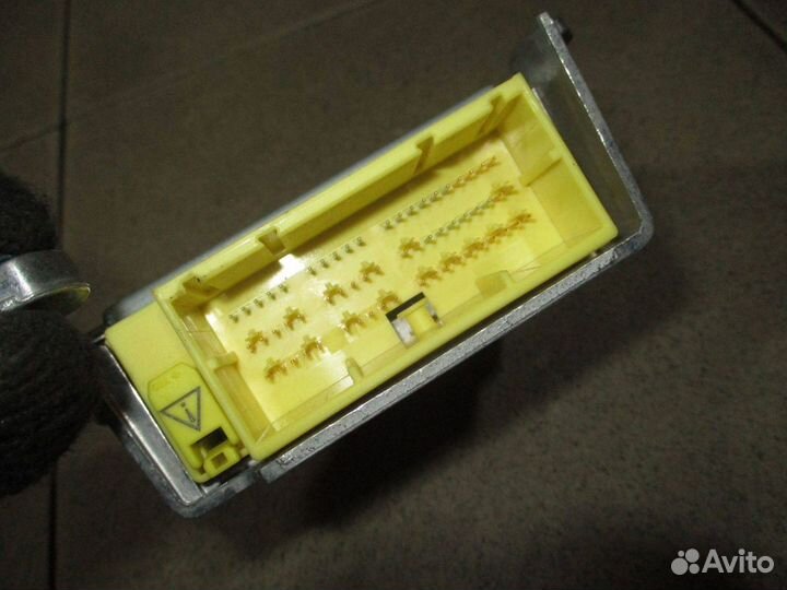 Блок управления AIR BAG Toyota Corolla (E150)