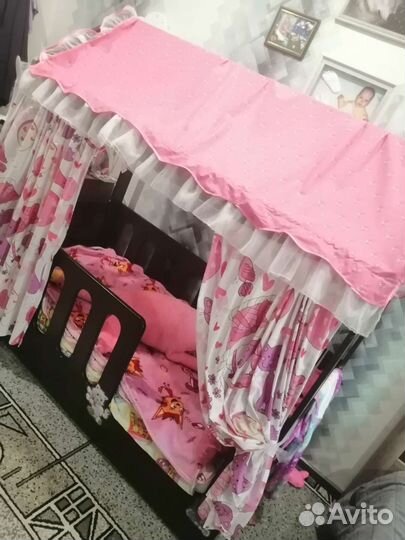 Детская кровать Домик с матрасом