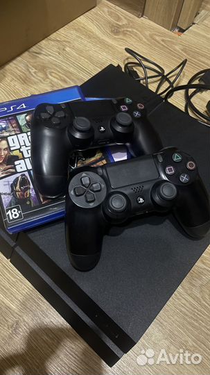 Игровая приставка ps4