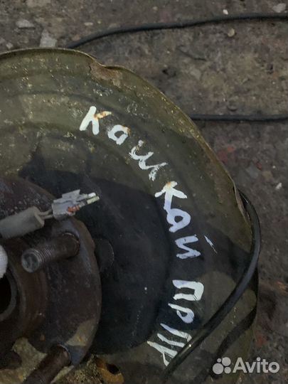 Передний поворотный кулак Nissan Qashqai j 10