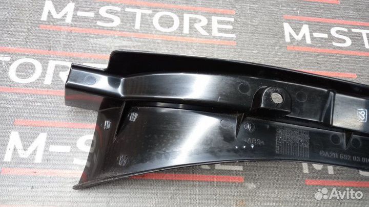 Пластик багажника левый Mercedes-Benz E-Class W211