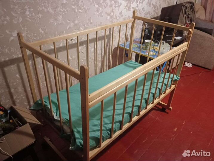 Детская кроватка