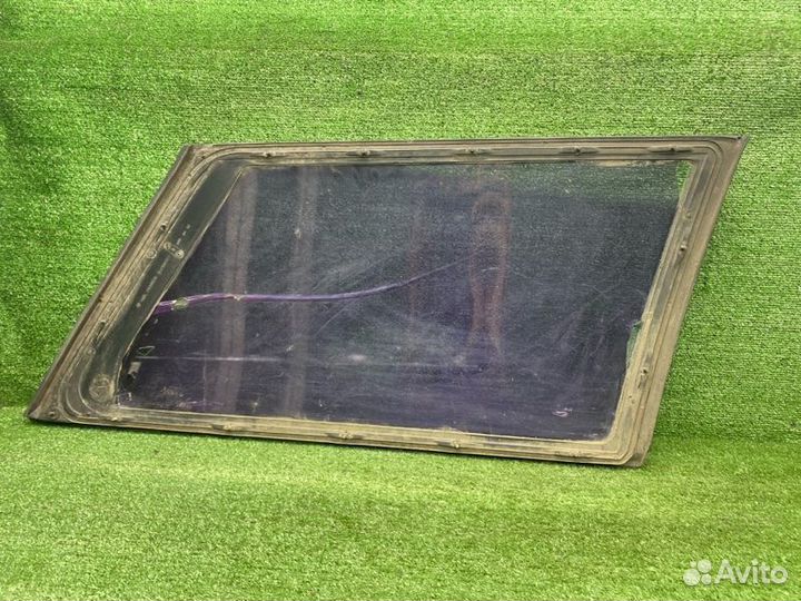 Стекло заднее левое Volkswagen Passat B3