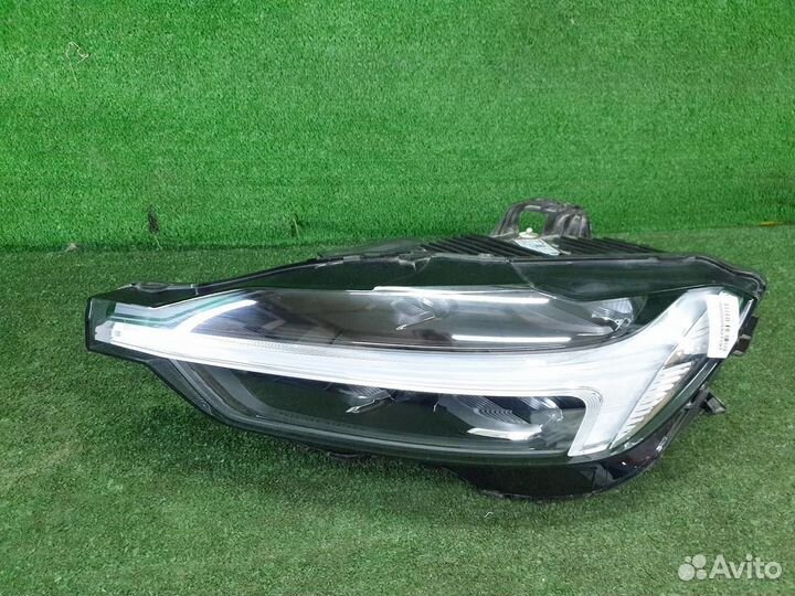 Фара левая Volvo XC60