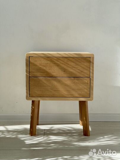 Тумба прикроватная из массива бука с ящиками