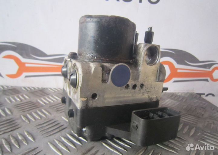 Блок ABS (насос) Toyota Mark 2 110 2.5 1JZ-FSE