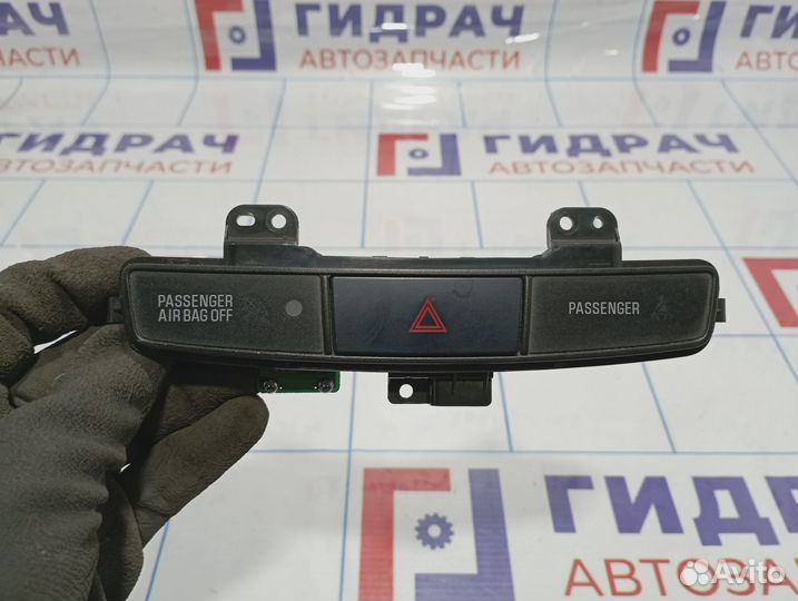 Кнопка аварийной сигнализации Mitsubishi Lancer X