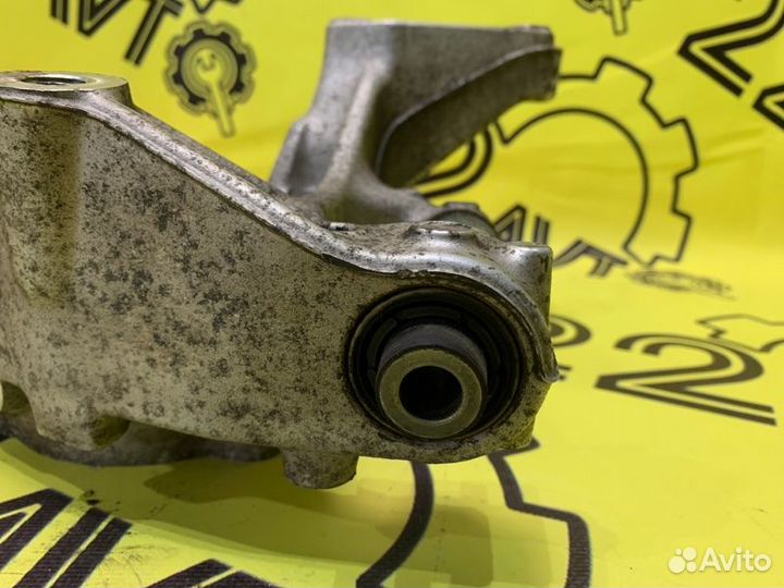 Цапфа (поворотный кулак) задняя левая Volkswagen