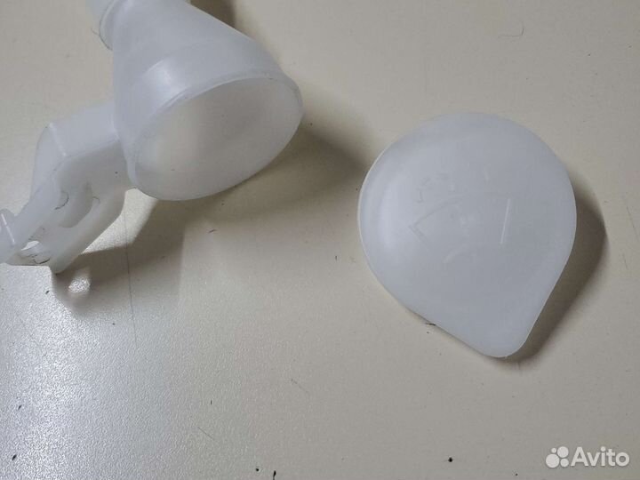 Горловина бачка омывателя Lancer X