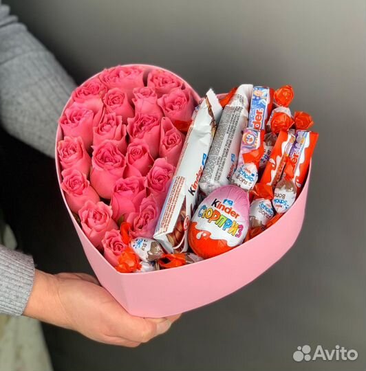 День всех влюбленных. Цветы. Шары. Игрушки