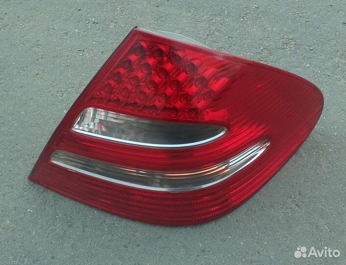 Mercedes-Benz E-Class Avantgarde фонарь правый