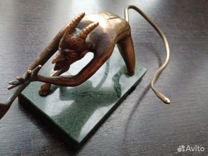 Статуэтка чëрта