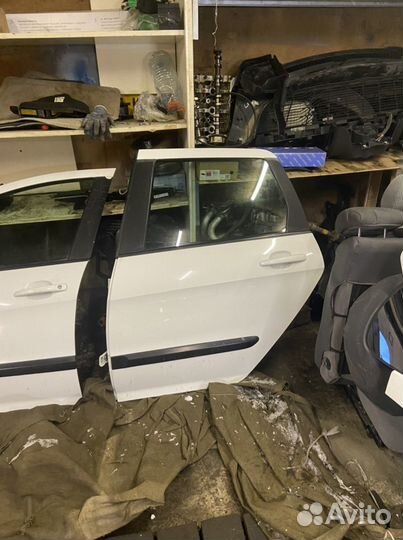 Дверь задняя левая Peugeot 308 SW