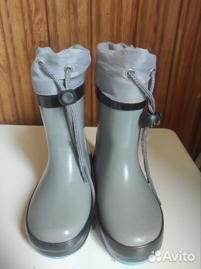 Резиновые сапоги детские новые