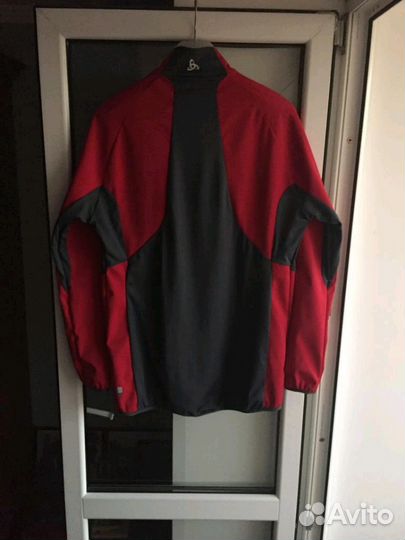 Продается тонкий windstopper odlo