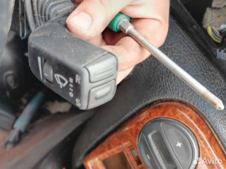 Переключатель поворотов подрулевой Opel Omega B