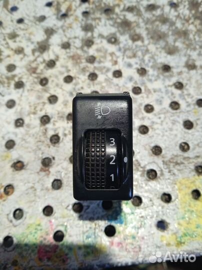 Регулятор света фар Nissan Tiida