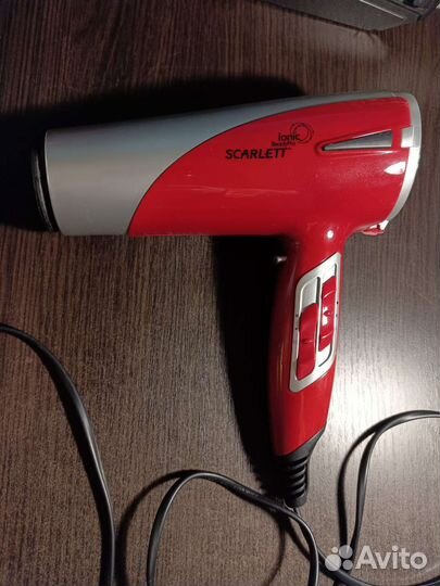 Фен Scarlett SC-1077 2000 Вт