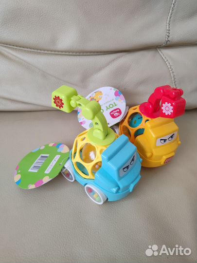 Цена за всё. 2 новые машинки baby go